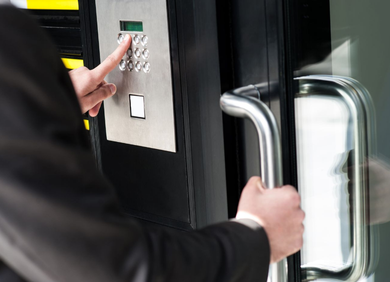 Contrôle des Accès : Sécuriser Chaque Entrée et Sortie