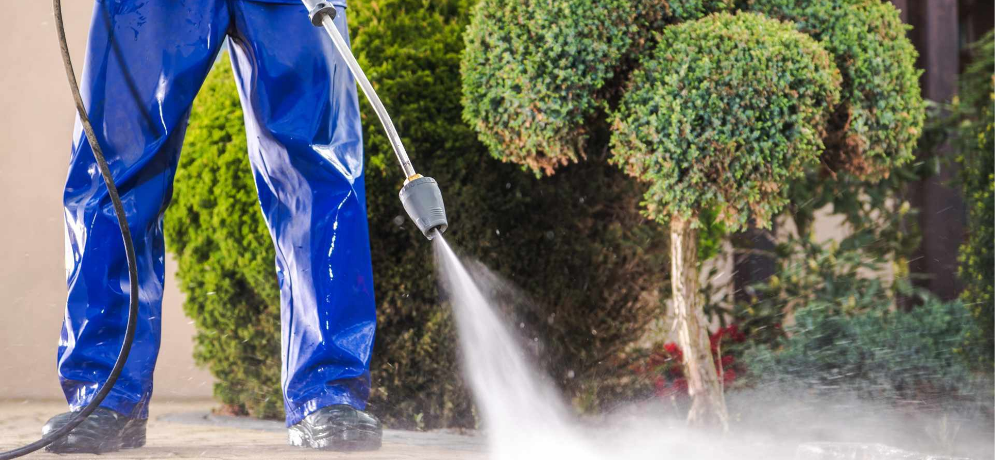 entretien-des-espaces-exterieurs-slider entretien-des-espaces-exterieurs-slider